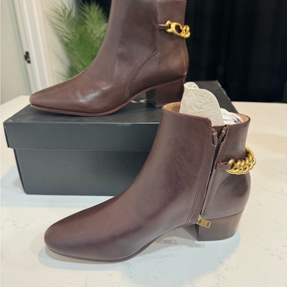 Coach Carissa Chain Bootie - walnut brown size 9 NWT - Picture 1 of 6